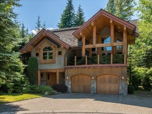 8115 MCKEEVERS PL, Whistler Houses for sale, MLS® R2811105